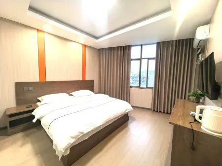 Qichun Yijie Hotel