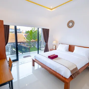Crystal Flow Guest House & Apartment Canggu Отели рядом с достопримечательностью «Пляж Чангу»