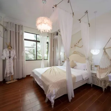 Chuyu Zhixuan Homestay (Zhong Yang Street) Отели рядом с достопримечательностью «Школа Ай Цзянь в Харбине»