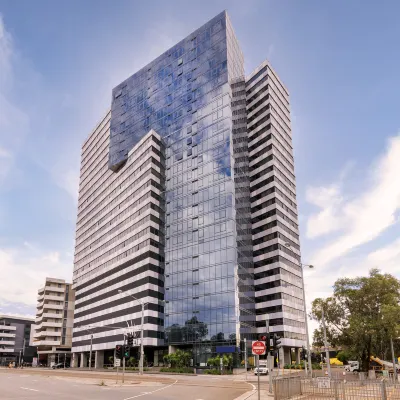 Oaks Melbourne Flemington Suites Hotels near Windy Hill Essendon