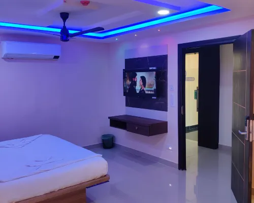 Ravila Grand Hotel Hotels near Keesaragutta