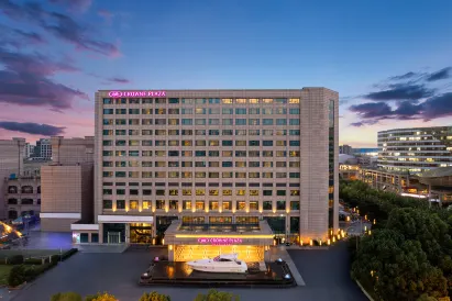 上海聖諾亞クラウンプラザホテル