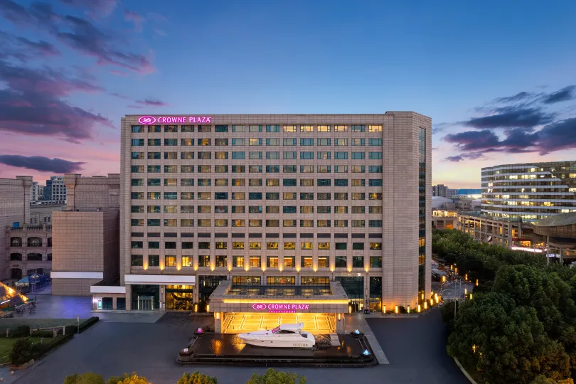 上海聖諾亞クラウンプラザホテル