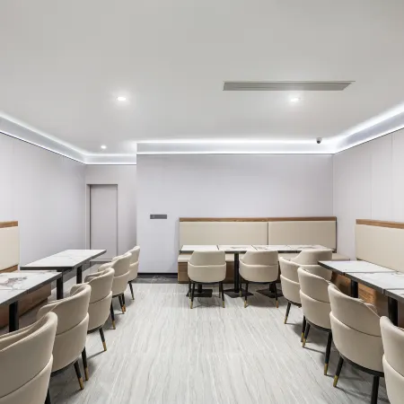 Guangdong Airport Hotel (Guangzhou New Baiyun International Airport Direct Store)