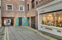 The Hideaway at Monk Street by Week2Week - homestay