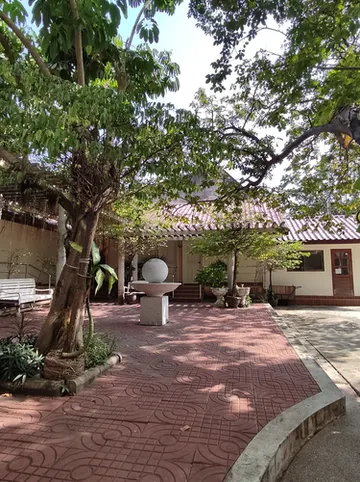 รูปภาพของจรูญเวศม์ บางแสน