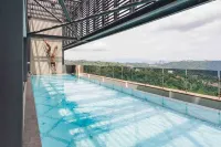 Mossaz and paxtonz Luxe Suites - PJ - Damansara by The Stay Hub