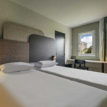 B&B Hotel Niort Sud Venise Verte