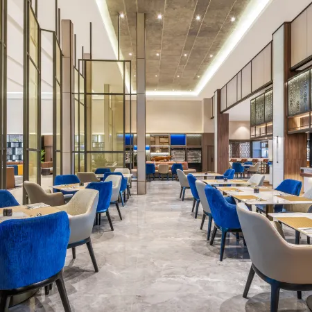 Novotel Pontianak Convention Centre Отели рядом с достопримечательностью «Памятник Digulis»