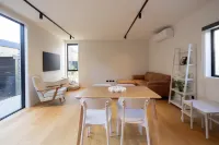 Modern 3BR Home, Mountain View, Family Stay, Wi-Fi - Homestays