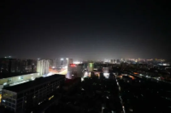 Old Youth · Tomorrow International Youth Hostel (Jinan Daming Lake Railway Station Chaoran Building)