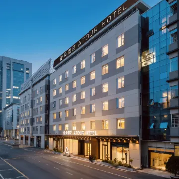 AtourHotel Chongqing optical Valley park liangjiang Xingfu Square Отели рядом с достопримечательностью «Площадь Звездного Флота»