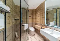 Zhuge Liang Business Grand Hotel (Yinan Lishan Road)