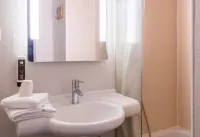 โรงแรม B&B ตรัยส์ บาเบรย