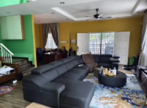 The Courtyard Room, Spacious Sanctuary. Hotels near Oriental Fastech Manufacturing Sdn. Bhd (BM)