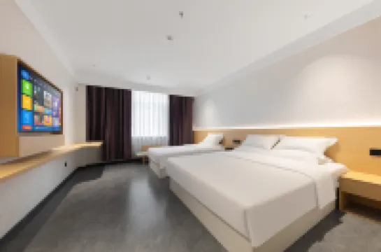 Four Seasons Holiday Hotel