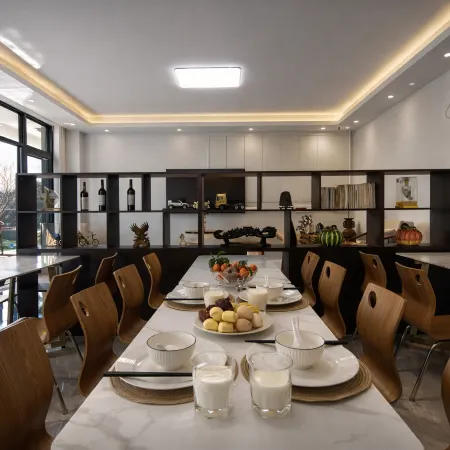 Xuelu Lodge | Panoramic golden sunrise peaks, direct snowview inn (Baisha Ancient Town)