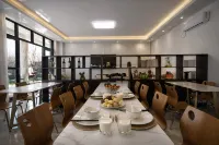 Xuelu Lodge | Panoramic golden sunrise peaks, direct snowview inn (Baisha Ancient Town) - 2 ดาว