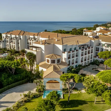Pine Cliffs Ocean Suites, a Luxury Collection Resort & Spa, Algarve