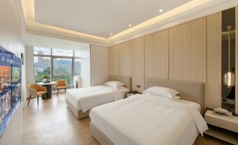 E · Bether Hotel