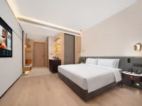 Ruimingxiang Hotel (Tianshui City Center Square & Municipal Government Branch)
