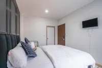 The B Hostel