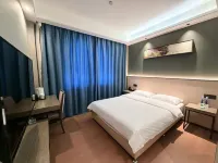 伊寧陽光花城ホテル（六星街観光地環球港）
