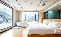 MU Mujing · Scenic View Chinese Inn (Mount Siguniang Scenic Area) - Mountain view