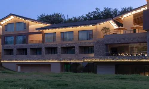 Luoyang Qingmo Yuelong Valley Resort Hotel
