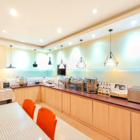 STAR HOTEL · Xingchen Hotel (Wanda Plaza Exhibition Hall Metro Station Branch)