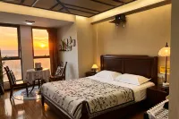 Jianglan • RIVER • Cinema Boutique Stay (Yichang Three Gorges Visitor Center Wanda Plaza) - Bergblick