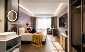 Guangdong Mansion (Guangzhou Zhujiang New Town Wuyangcun Metro Station Store)