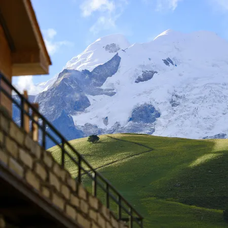 Litang River Cloud Resort Hotel