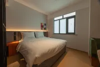 Lizhi Hotel (Weihai Railway Station Hanlefang) - Balkoner