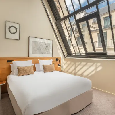 Maison Honnel Hotels near Concorde Metro Station