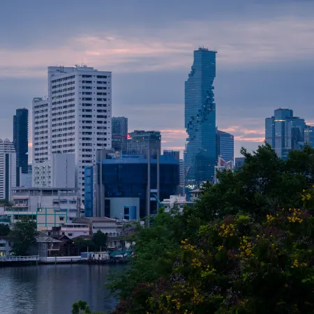 Amdaeng Bangkok Riverside Hotel