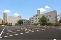 Yanjiao Town Emergency Management University Madison Hotel - Parking