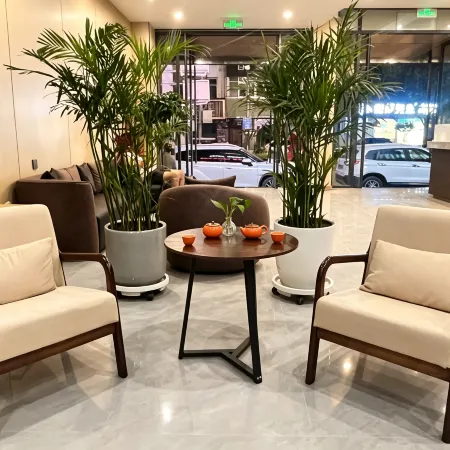 Yichen Hotel (Longnan Tanchang Guan'egou Bridge)