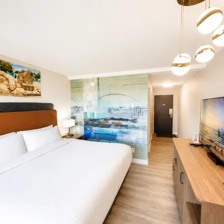 Sea Edge Beachside Hotel