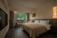 Solowandering·jiuzhaigou Hotels in Zhongzha Furrow Luneng Resort