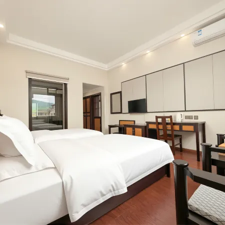 Jinggu Weijiangyuan Hotel