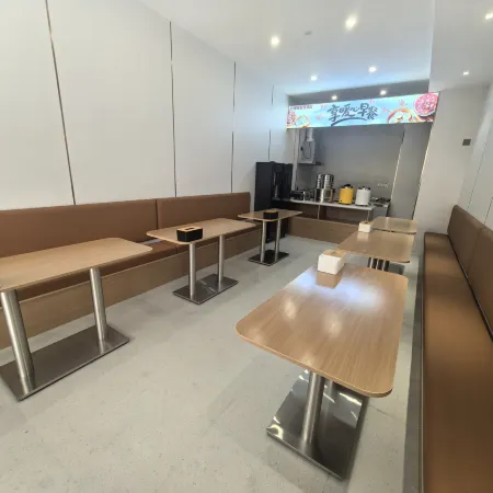 Yucheng Smart Hotel (Yunan Zhongshan Road Pedestrian Street)