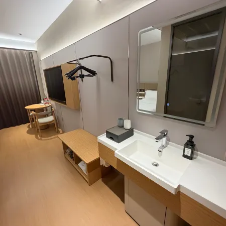 Tata Hotel FangchengStor