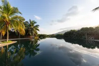 18° North Latitude Tent Hotel (Wanning Riyue Bay) - bar