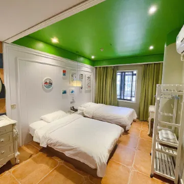 Yaboutique Hotel (Fuzhou Sanfang Qixiang Nanmendou Subway Station) Отели рядом с достопримечательностью «Фуцзянский Медицинский Университет (Тайцзянский Кампанский) - библиоте»