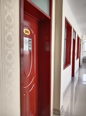 Yuzhong Aishu Hotel Отели рядом с достопримечательностью «Center Square»