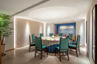 Nanfeng Hotel (Hanzhong High-speed Railway Station Central Plaza)