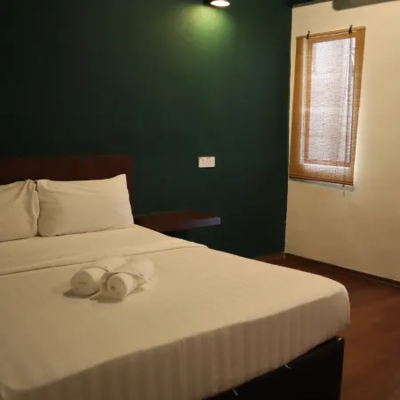 Room V Kluang parade by SECOM