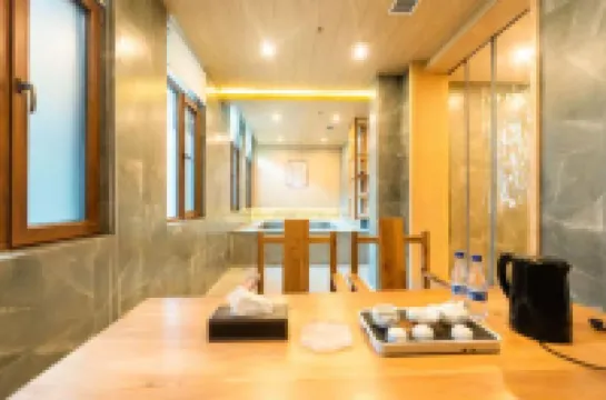 Xingcheng Haishanghai Hot Spring Hotel