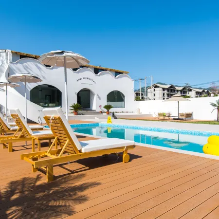 Anji Light Luxury Holiday Homestay